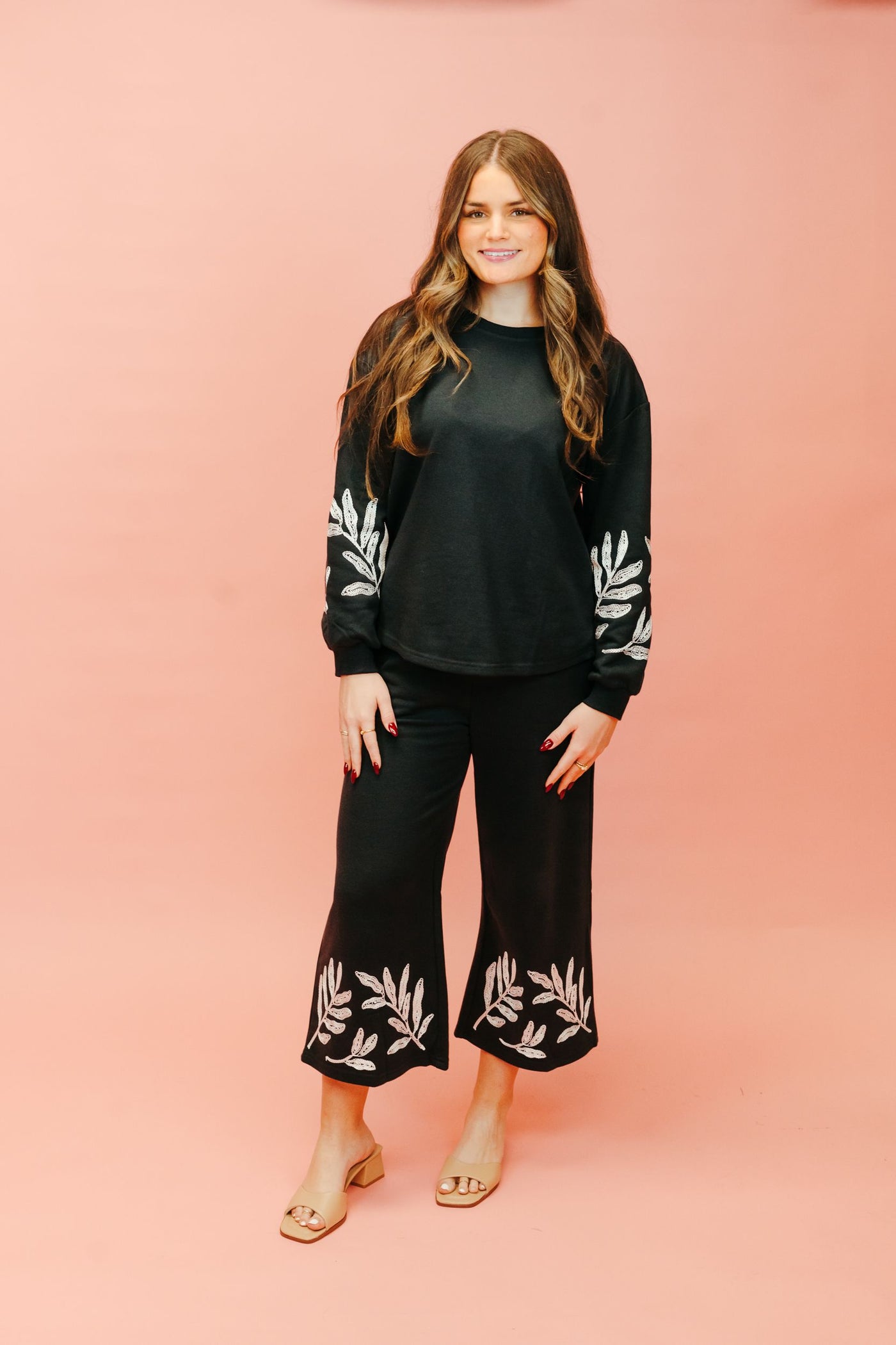 Charcoal Embroidered Detailed Pants P7292