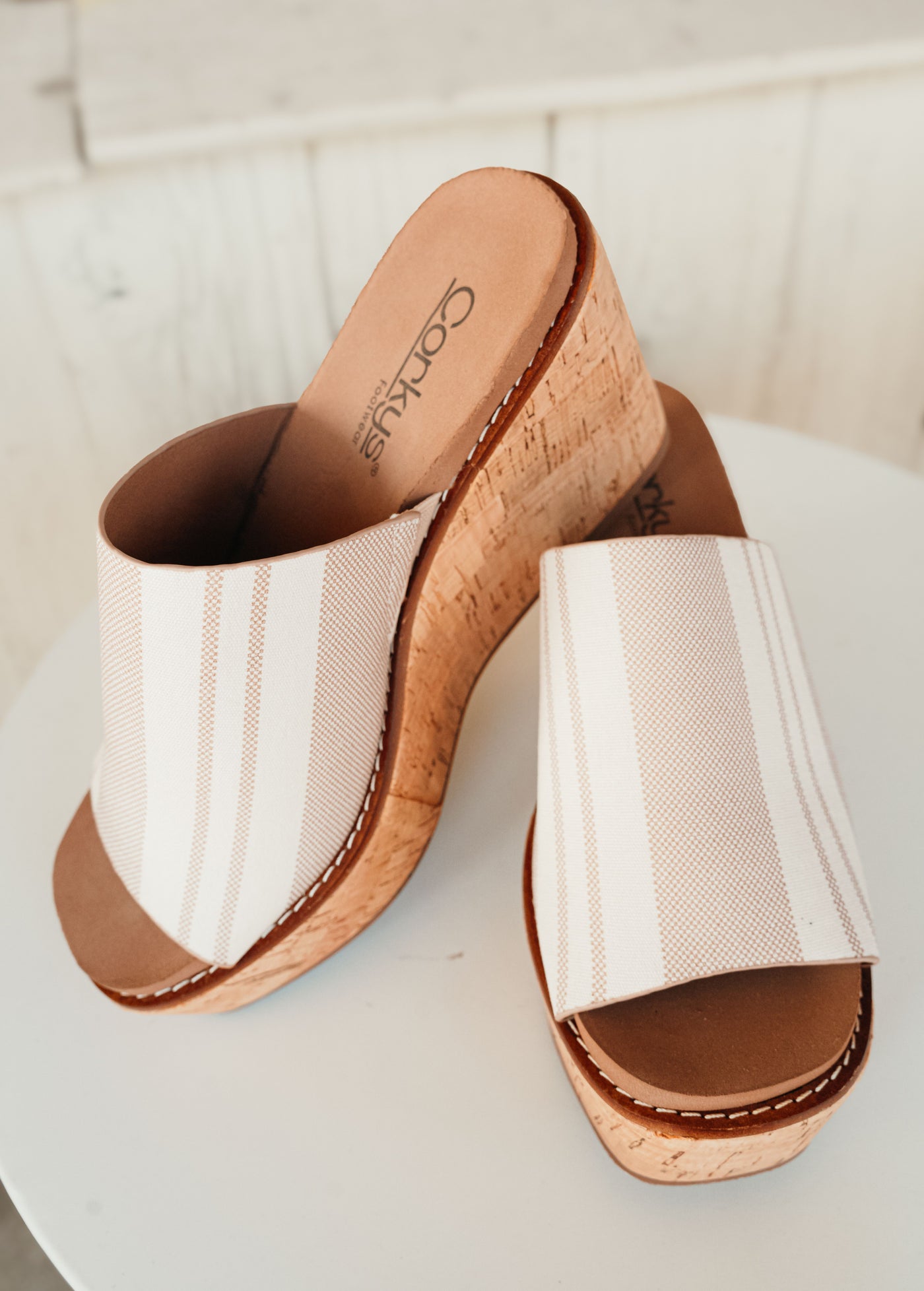 Mugshot - Tan Natural Stripe Wedge