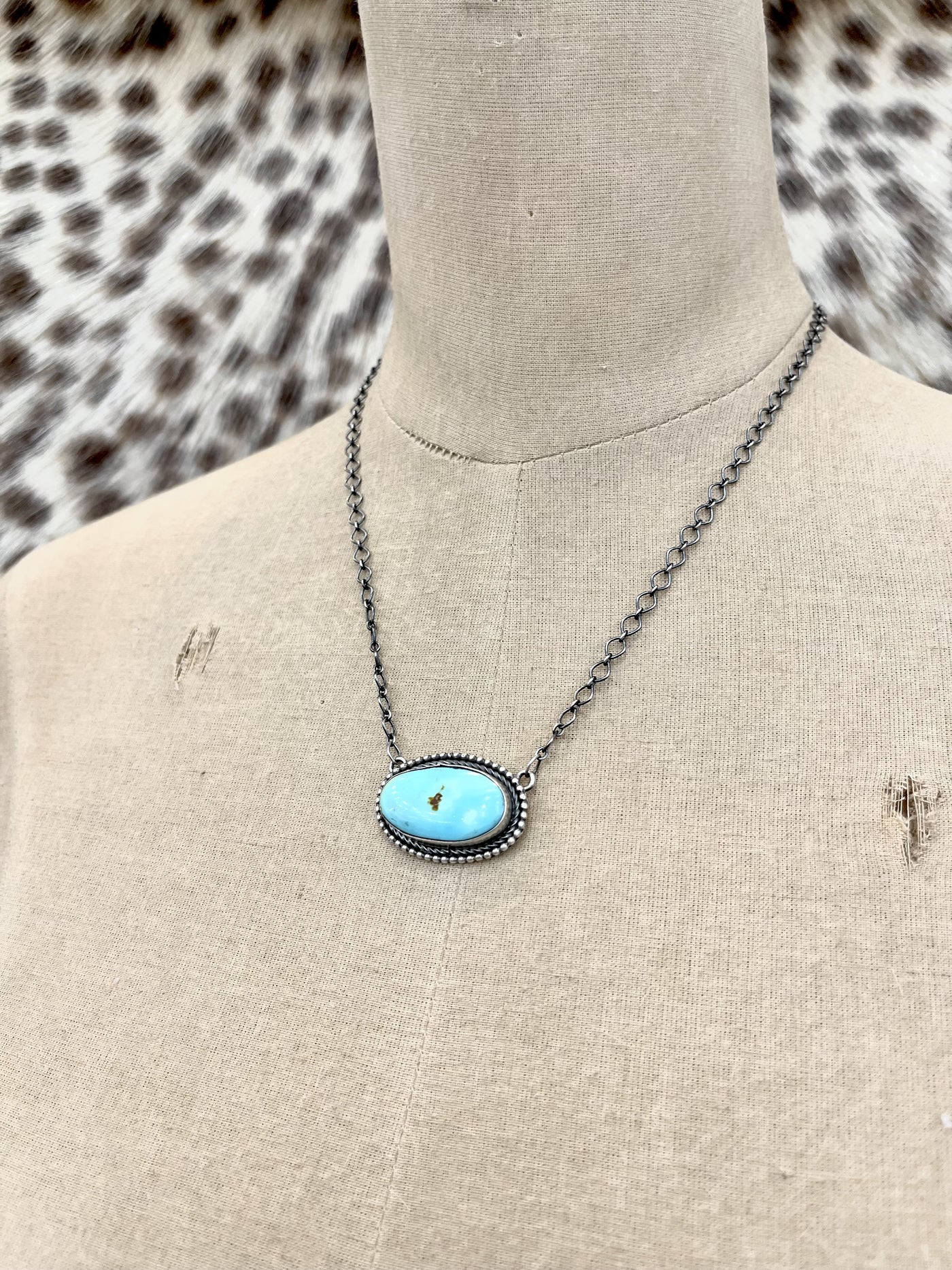 Turquoise Oval Bead Detail Necklace