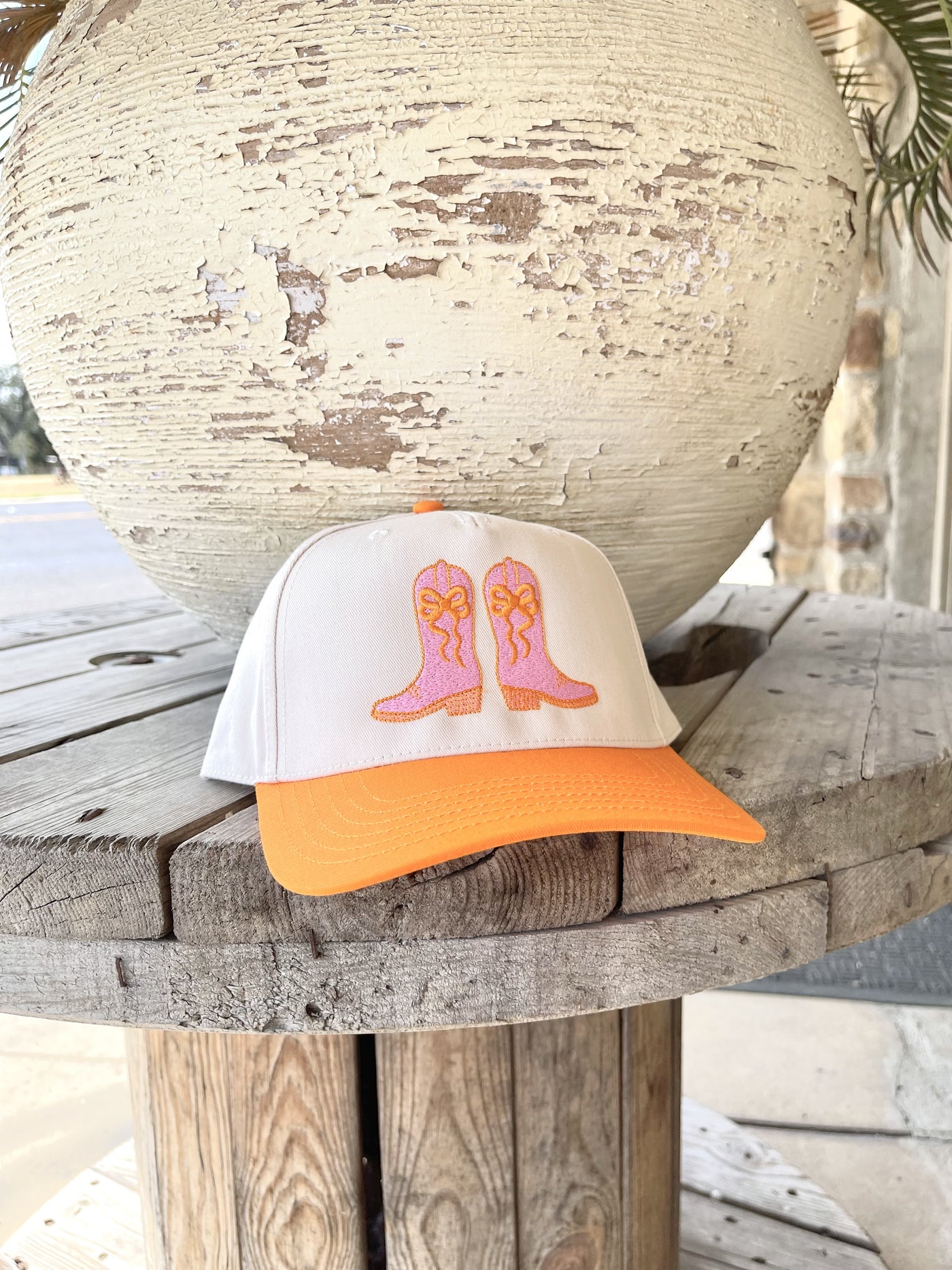 Cowboy Boots Cream/Orange Hat