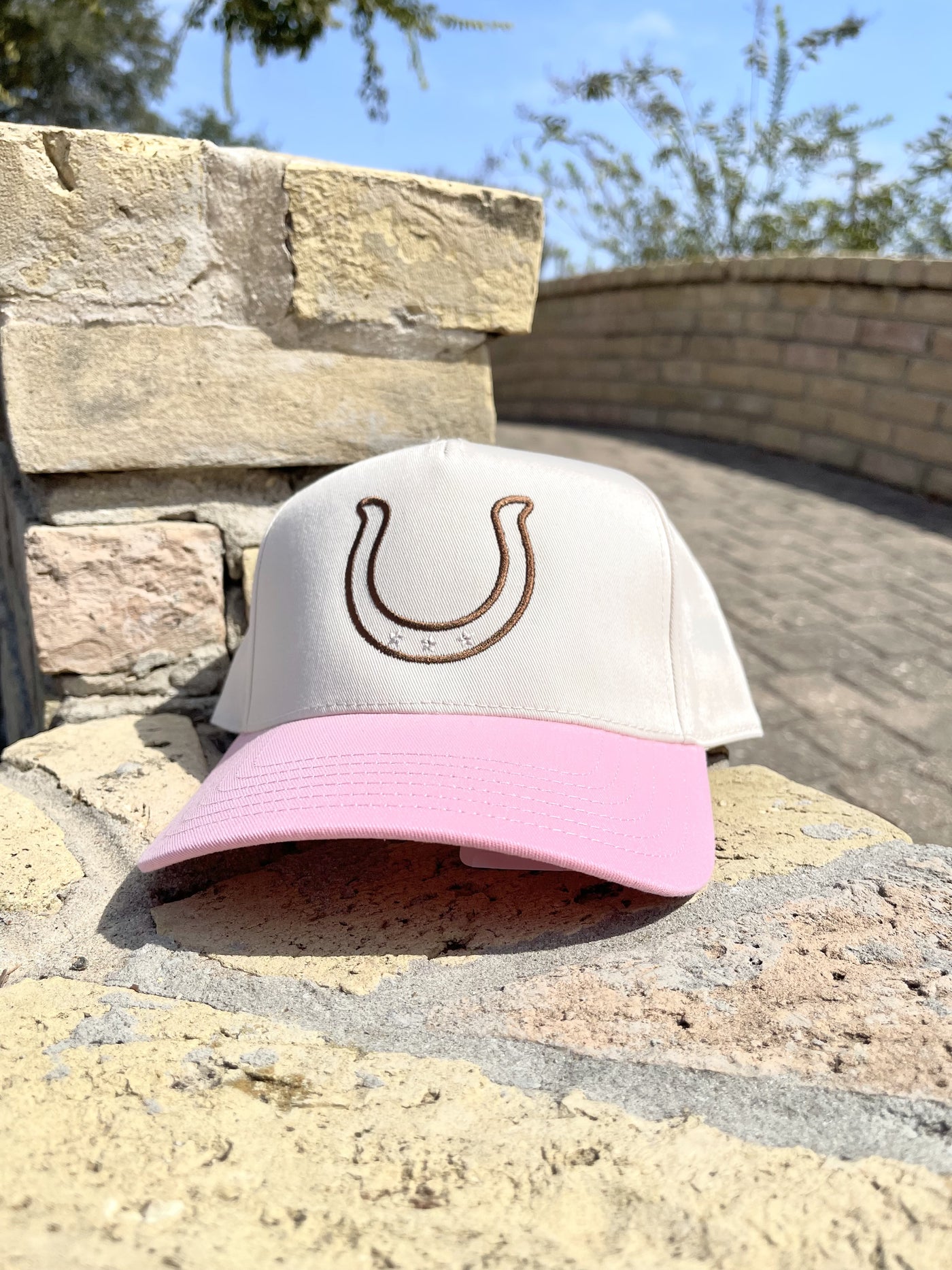 Horseshoe Cream/Pink Hat