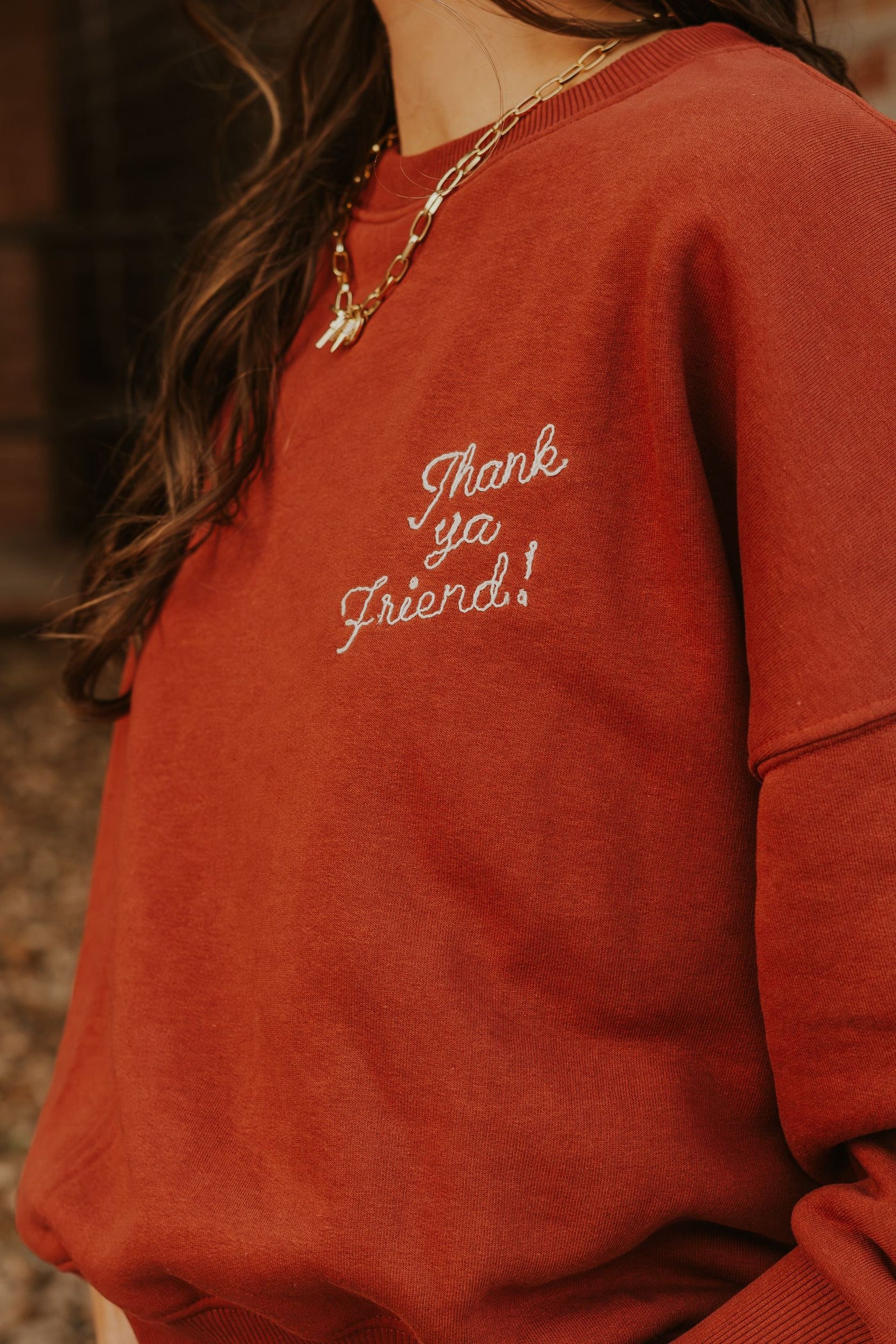 Wrangler X Lainey Wilson Thank Ya Friend Crew Sweatshirt in Henna 112360682