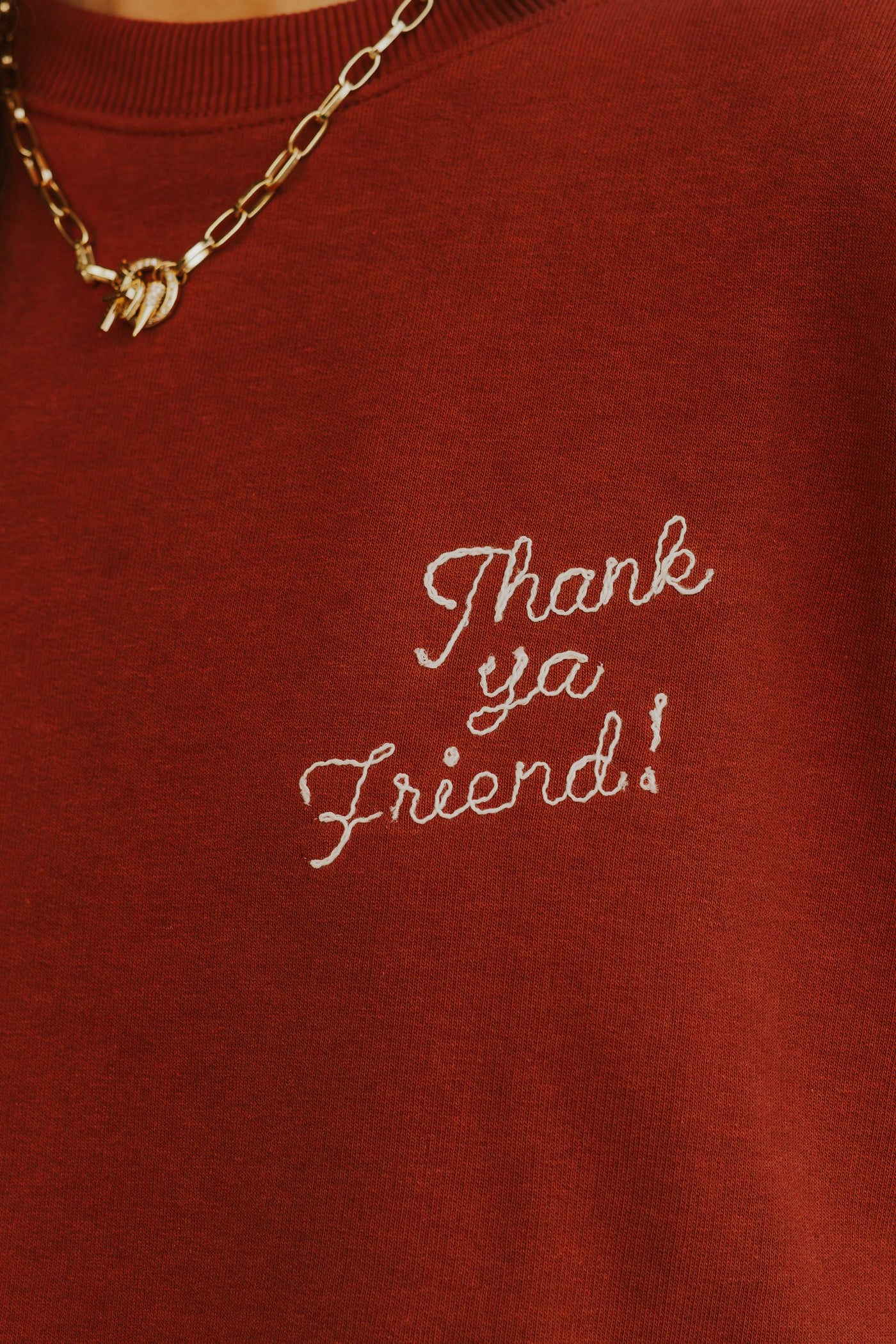 Wrangler X Lainey Wilson Thank Ya Friend Crew Sweatshirt in Henna 112360682