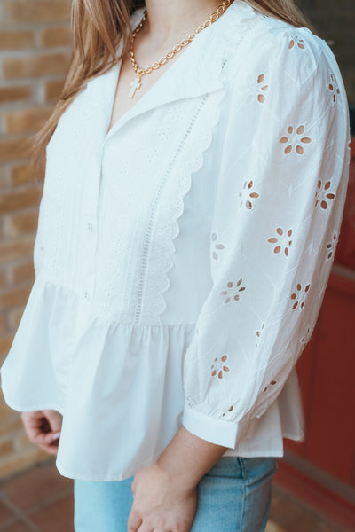 Off White Eyelet Lace 3/4 Sleeve Button Up Top T25057