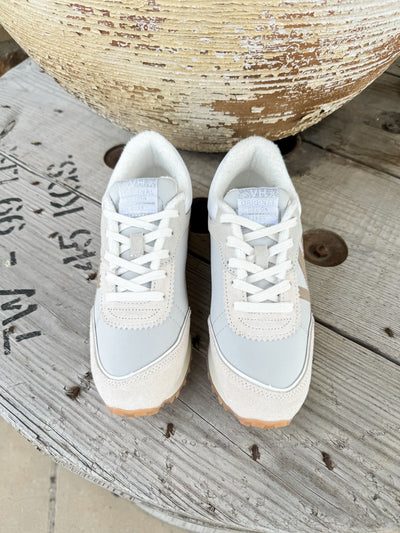 Cosmic 15 - White Pebbled/Taupe Sneaker