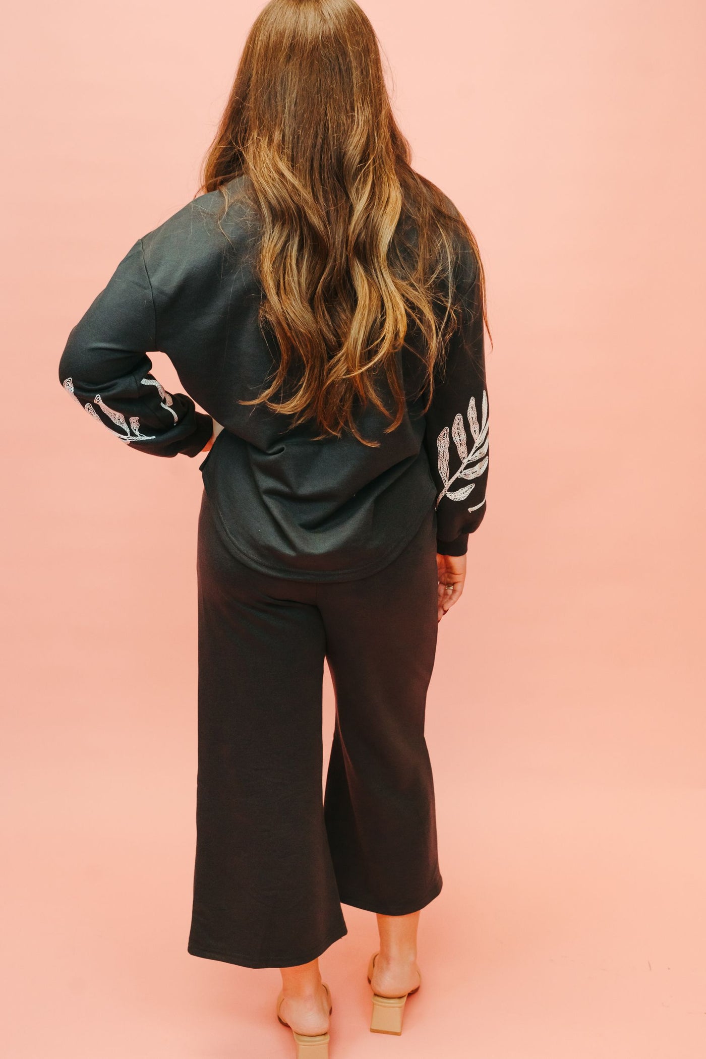 Charcoal Embroidered Detailed Pants P7292